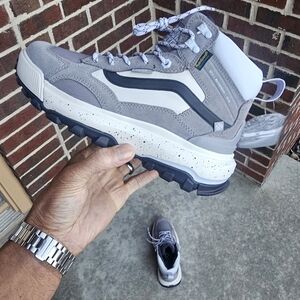 NWT Unisex Vans MTE Shoes